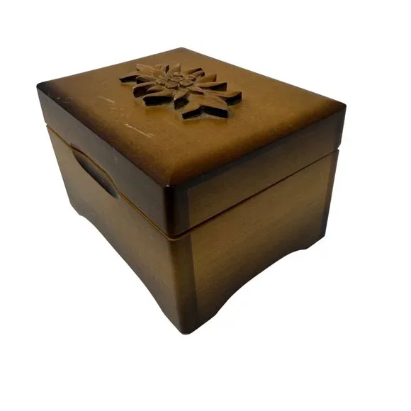 Vintage Reuge wood hinged music box 4" x 3" Hand Carved Floral Switzerland - Picture 4 of 7